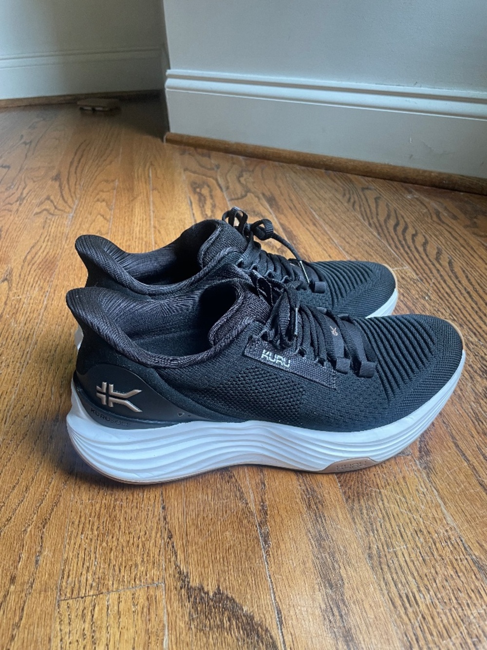 Women’s KURU ATOM 2 size 9